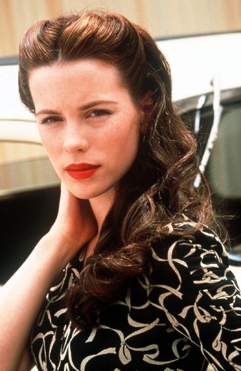 Beckinsale, pictured here in Pearl Harbor, says she wasn’t Michael Bay’s ‘type’. 40s Hairstyles, 1940s Hairstyles, Michael Bay, Vlasové Trendy, Penteado Cabelo Curto, Retro Hairstyles, Pearl Harbor, Kate Beckinsale, Hairstyles Ideas