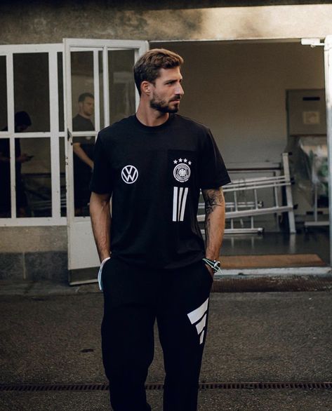 Kevin Trapp, St. Gallen, Soccer Players, Neymar, Soccer, Football, Actors, Mens Graphic Tshirt, Sports