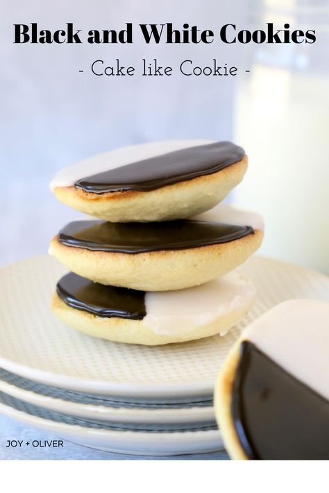 Black And White Cookies Recipe, Half Moon Cookies, Fancy Snacks, Black And White Cookie Recipe, Fudge Cupcakes, Chocolate Fudge Cupcakes, Drop Cake, Moon Cookies, White Cookies