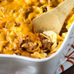 Corn Noodle Casserole, Slow Cooker Beef Carnitas, Beef Carnitas, Sour Cream Noodle Bake, Beef Stews, Noodle Bake, Easy Mexican Casserole, Creamed Beef, Noodle Casserole Recipes