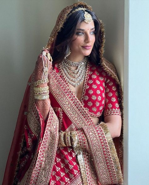 Carla Dennis, Arjun Kanungo, Latest Bridal Lehenga Designs, Bridal Lehenga Designs, Latest Bridal Lehenga, Wedding Lehenga Designs, Indian Bride Outfits, Bridal Lehenga Collection, Bridal Lehenga Red