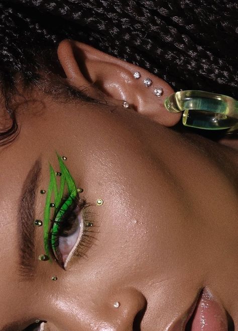 Alissa Ashley, Green Eyeliner, Pacaya, Rhinestone Makeup, Green Makeup, Colorful Eye Makeup, Edgy Makeup, Makeup Eyes, Makeup Eye Looks