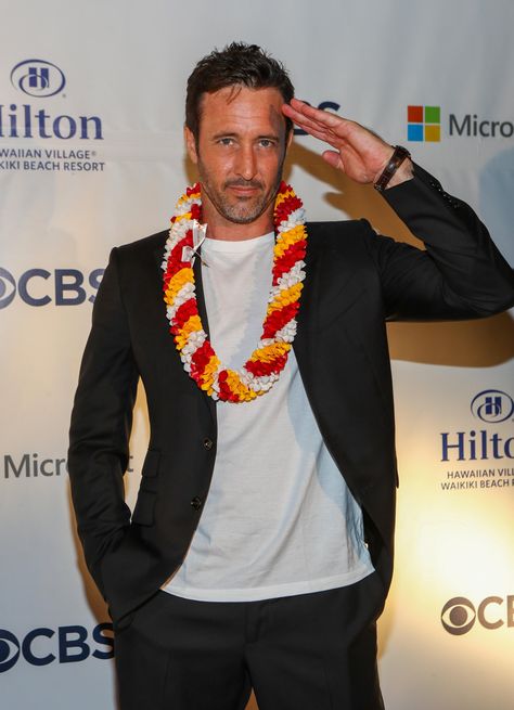 Alex Oloughlin, Beach Village, Sunset On The Beach, Alex O Loughlin, Beach Events, Waikiki Beach, Alex O'loughlin, The Sunset, Getty Images