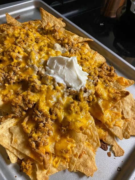 Ground Chicken Nachos, Buffalo Nachos, Dessert Boards, Buffalo Chicken Nachos, Chicken Nachos Recipe, Buffalo Recipe, Buffalo Chicken Recipes, Comfort Dinner, Ground Chicken Recipes