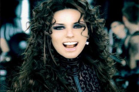 Shania Twain - I"m gonna getcha good Shania Twain, Perfect 10, Country Music Singers, Good Hair, Jon Snow, Country Music, Cool Hairstyles, Dreadlocks, Hair Styles