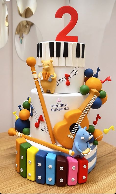 Musical Birthday Cake, Music Birthday Cakes, Music Birthday Cake, Bolo Musical, Music Themed Cakes, Piano Cakes, Music Birthday Party, Music Theme Birthday, Buttercream Birthday Cake