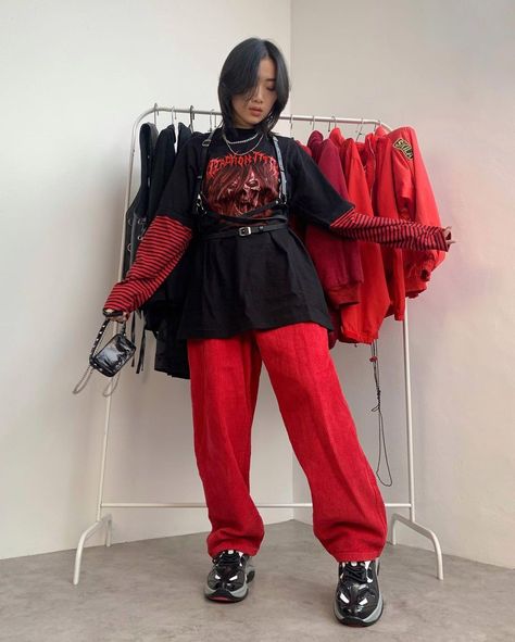 College Outfits Uk, Tomboy Outfits Cute, Red Black Outfit, Streetwear Lookbook, Red And Black Outfits, Outfits For Boys, College Outfits Winter, E Girl Outfits, Casual College Outfits