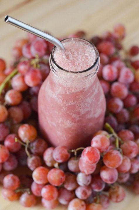 Homemade Grape Slushies Healthy and Refreshing Grape Slushie, Cheerwine Recipes, Popcicles Recipes, Grape Smoothie, Nectarine Recipes, Granita Recipes, Slushie Recipe, Coctails Recipes, Frozen Grapes