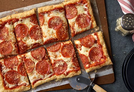 Puff Pastry Pepperoni, Puff Pastry Pizza, Pepperidge Farm Puff Pastry, Pastry Pizza, Puff Pastry Crust, Pasta Seafood, Luncheon Ideas, Main Entrees, Pizza Ingredients