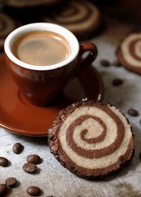 Mocha swirl cookies Slice And Bake Cookies, Chocolate Caliente, Bake Cookies, Chocolate Tea, Coffee Chocolate, About Coffee, Tea And Coffee, Love Coffee, Chocolate Coffee