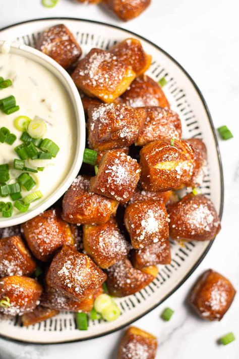 Pretzel Bites With Pizza Dough, Pizza Dough Pretzel Bites, Easiest Pizza Dough, Pretzel Bites Recipe, Pretzel Bites Recipes, Baked Pretzels, Pretzel Dough, I Want Food, Easy Pizza Dough