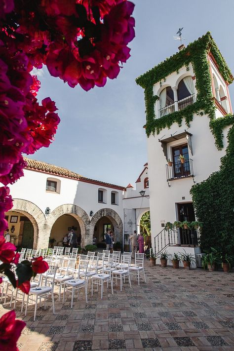 A Colourful Hacienda Wedding in Seville - Boutique Weddings in Spain, Wedding Venues Mexico Hacienda Wedding, Spanish Wedding Aesthetic, Mexican Modern Wedding, Spanish Villa Wedding, Modern Mexican Wedding, Spanish Style Weddings, Spain Wedding Venues, Weddings In Spain, Spanish Style Wedding