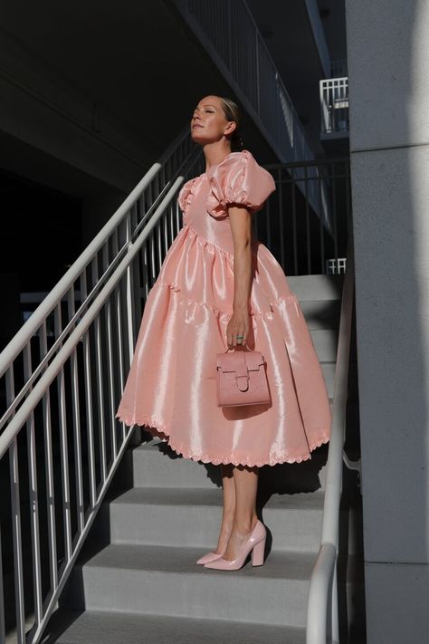 SHINE // - Atlantic-Pacific Blair Eadie, Tiered Dresses, Looks Street Style, Puff Sleeve Dress, Elegantes Outfit, Modest Fashion Outfits, Puffed Sleeves Dress, Classy Dress, Tiered Dress