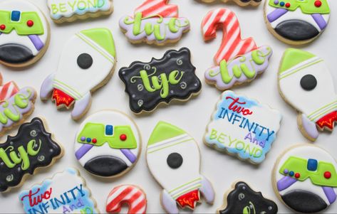 Buzzlight Year Party Ideas, Buzz Lighter Birthday Party Ideas, Buzz Lightyear Cookies Decorated, Buzz Light Year Cookies, Lightyear Cookies, Buzz Lightyear Cookies, Lightyear Party, Buzz Lightyear Birthday Party, Buzz Lightyear Party