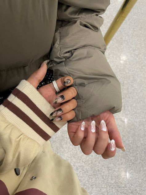 Matching Nails With Best Friend Almond, Matching Heart Nails With Best Friend, Best Friend Nails Ideas Matching, Bestie Matching Nails Ideas, Matching Nail Art With Best Friend, Matching Nails With Bff Summer, Matching Friend Nails, Bc And Gf Matching Nails, Matching Best Friend Nails