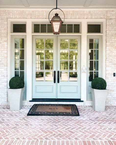 Sas Entree, Greek Revival Architecture, Greek Revival Home, Traditional Front Doors, Amazon Delivery, Main Entrance Door, Double Front Doors, Front Door Entrance, House Front Door