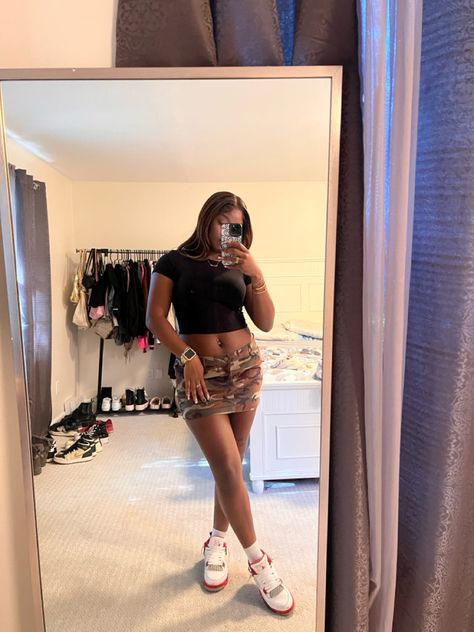 Army Skirt Outfit Baddie, Mini Skirt Outfit Black Women Sneakers, Camp Skirt Outfit Black Women, Mini Skirt Outfit With Sneakers, Army Skirt Outfit Black Women, Camo Skirt Outfit Baddie, Camo Skirt Outfit Black Women, Camo Mini Skirt Outfit, Streetwear Skirt Outfit