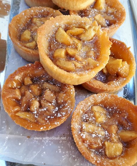 Apple Tartlets Recipe, Gluten Free Fruit Tart, Apple Tartlets, Mini Tartlets, Lemon Cupcake Recipe, Finger Desserts, Cream Cheese Sugar Cookies, Apple Pastry, Tartlets Recipe