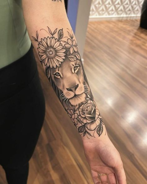 Leo Tattoo Ideas, Leo Lion Tattoos, Lion Arm Tattoo, Leo Sign Tattoo, Lioness Tattoo Design, Tattoo Designs With Meaning, Zodiac Signs Leo Tattoo, Leo Constellation Tattoo, Designs With Meaning