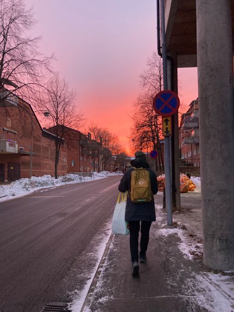 Walk To School Aesthetic, Walking Home From School Aesthetic, Winter Walk Aesthetic, School In Winter, Walking Home From School, February Mood, Winter London, Morning School, Uk Winter