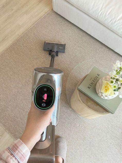 Vacuuming Aesthetic, Vacuum Aesthetic, Korean Apartment, Techno Gadgets, Cleaning Inspiration, Room Organisation, Clean Motivation, Cute Furniture, Diy Home Cleaning