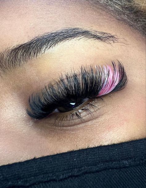 Lashes Extensions With Pink, Light Pink Lash Extensions, Lashes With Pink Ends, Pink And White Lash Extensions, Lashes With Color At The End, Pink Eyelash Extensions, Extension Aesthetic, Color Eyelash Extensions, Color Eyelashes