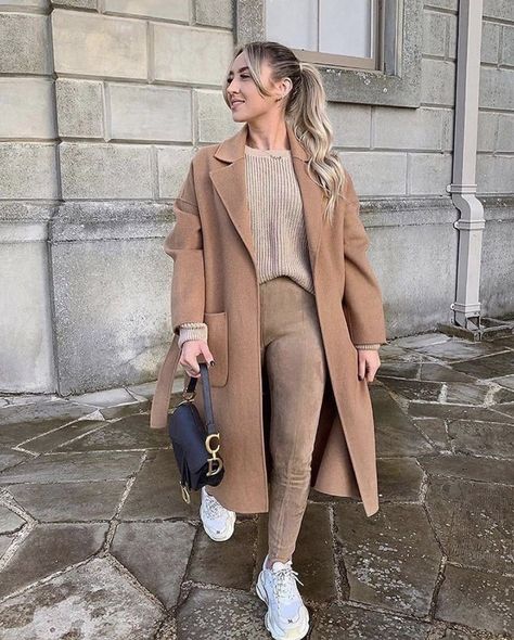 Freya Killin, Beige Outfit, Comfy Leggings, Cute Fall Outfits, Coat Outfits, Pantalon Large, Casual Winter Outfits, Womens Casual Outfits, Winter Fashion Outfits