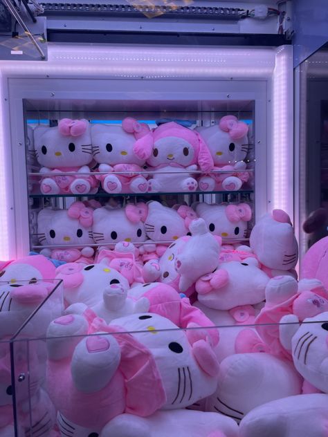 Hello Kitty Claw Machine, Hello Kitty Stuffed Animal Aesthetic, Hello Kitty Plushies On Bed, Hello Kitty Plush Pink, Hello Kitty Plushie Collection, Pink Girl Room Decor, Rare Hello Kitty Plush, Hello Kitty Room Decor, Hello Kitty Bedroom