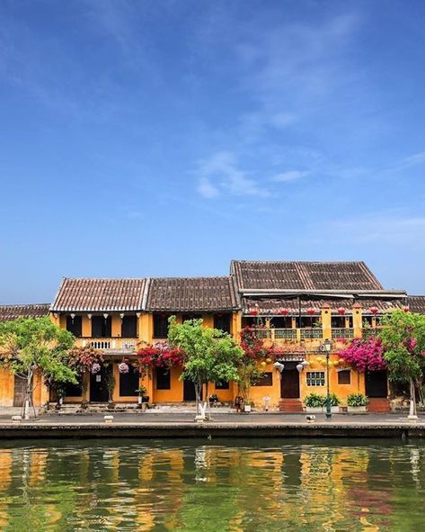 Vietnam Tourism Board on Instagram: “The UNESCO World Heritage Site of Hội An has long stolen the hearts of travellers with its charming Ancient Town and blissful beaches. Just…” Vietnam Photos, Vietnam Tourism, 3d Reference, Tourism Services, Beautiful Vietnam, Vietnam Airlines, Christmas Giveaway, Best City, Hoi An