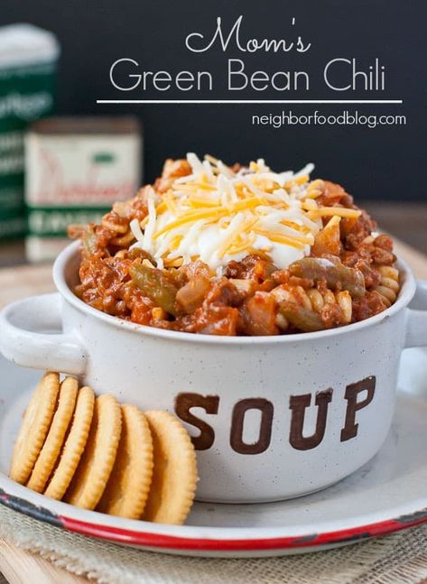 Chili With Salsa, Fresh Tomato Soup, Favorite Chili Recipe, Stew Soup, Bean Chili Recipe, Bean Chili, Easy One Pot Meals, Chowder Recipes, Green Bean Casserole