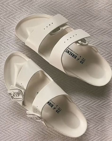 White Birkenstocks Aesthetic, Beach Sandals Aesthetic, Beach Shoes Aesthetic, Birkenstocks Aesthetic, Sandals Aesthetic, Surfer Aesthetic, White Birkenstocks, Beach Shoes, Aesthetic Shoes