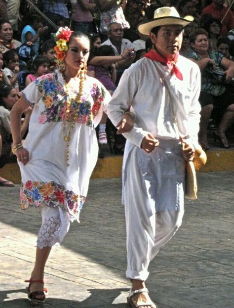 Traditional Salvadoran clothing Salvadoran Traditional Clothing, El Salvador Traditional Clothing, Culture Day Outfits, El Salvador Clothes, Salvador Food, Salvadoran Food, Culture Project, Cultural Clothing, Culture Day