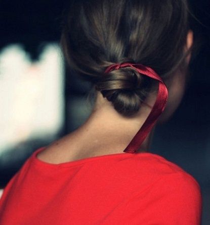 red ribbon with a low bun Twisted Hair, Fishtail Braid, Pinterest Hair, Holiday Hairstyles, Good Hair Day, Hair Envy, 가을 패션, Great Hair, Helmut Lang