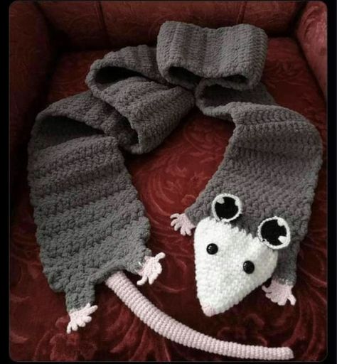 Crochet Opossum, Awesome Possum, Diy Crochet Projects, Knit Or Crochet, Scarf Pattern, Cute Crochet, Crochet Crafts, Crochet Clothes, Extra Long