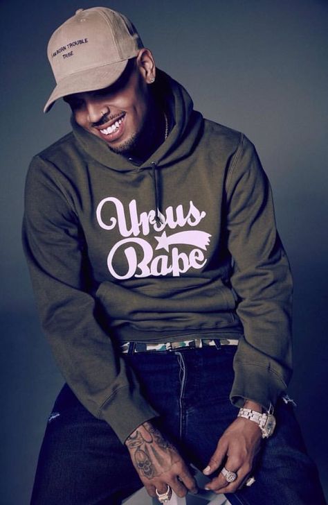 his smile is just...❤️❤️❤️ Chris Brown Music, Chris Brown And Royalty, Chris Brown Style, Chris Brown Wallpaper, Chris Breezy, Chris B, Breezy Chris Brown, Trey Songz, Hot Toddy