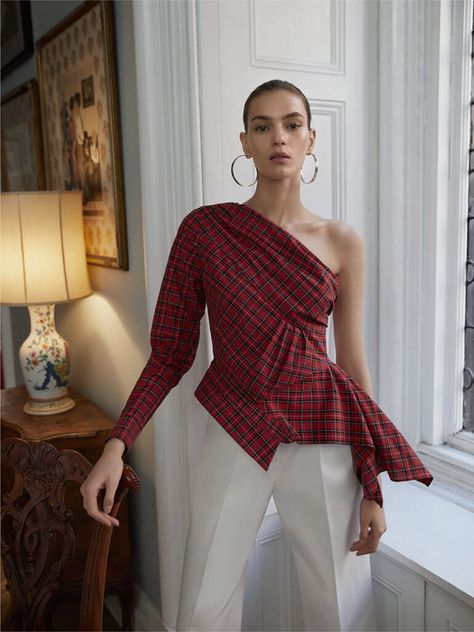 European Flavor Meets American Prep At Petersyn Fall ’18 Collection European Outfits, Interesting Clothing, The Cool Hour, Diy Clothes Design, Period Outfit, Clothing Designs, Classy Work Outfits, Fashionista Clothes, Fashion Sewing Pattern