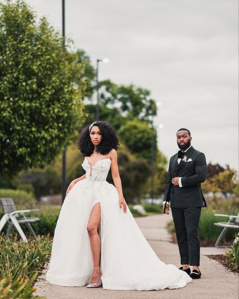 Wedding Photo Ideas Black Couple, Wedding Color Schemes Black People, Black Couple Wedding, Black Wedding Photos, Black People Weddings, Beauty And Beast Wedding, I Thank God, Wedding Portrait Poses, Wedding Picture Poses