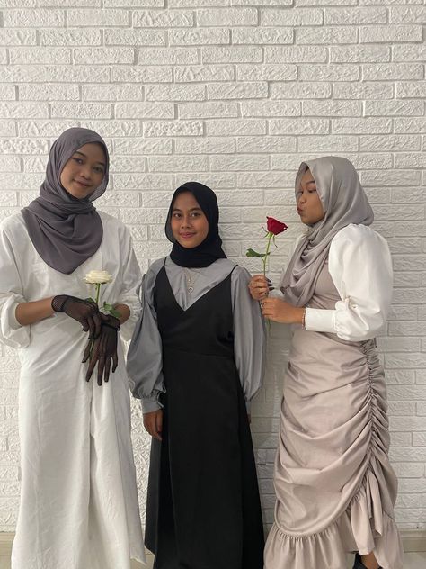 Outfit Euphoria Party Hijab, Outfits Hijab, Modern Hijab, Modern Hijab Fashion, Muslim Girl, Desi Clothes, Outfit Hijab, Ootd Hijab, Hijab Outfit