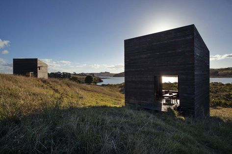 Outbuilding of the Week: Tiny Cabins in Dark and Light Dark Wood Cabin, Wood Cabin, Shou Sugi Ban, Tiny Cabins, Tiny Cabin, Modern Cabin, Wild Nature, Structure Design, Modern Exterior