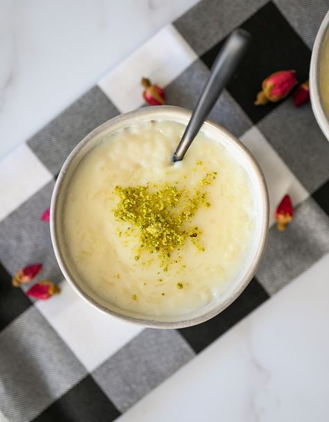 Rose Water Recipe, Dairy Free Rice Pudding, Lebanese Rice, Afghan Food Recipes, Syrian Food, Rice Pudding Recipe, Popular Dishes, Vegan Recipes Videos, Moroccan Food