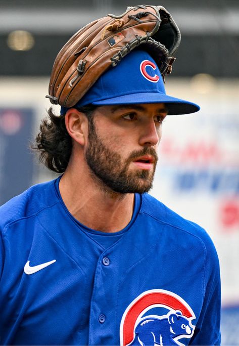 Dansby Swanson Aesthetic, Dansby Swanson Hair, Cody Bellinger Cubs, Baseball Drip, Hot Baseball Players, Dansby Swanson, Cody Bellinger, Go Cubs Go, Cubs Hat