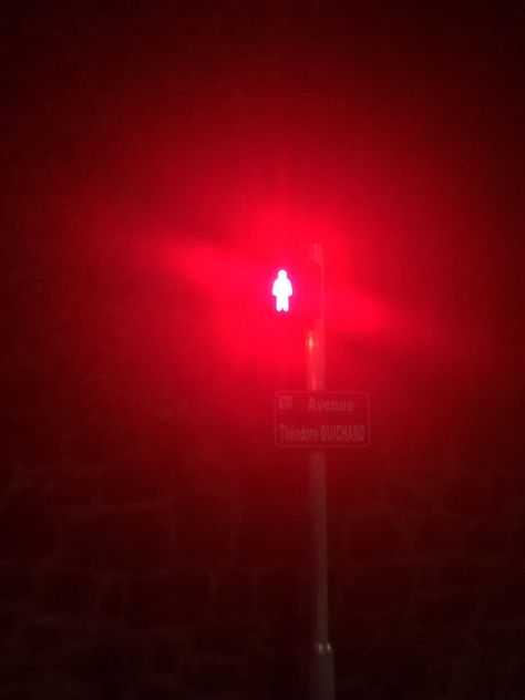 Red Stop Light Aesthetic, Stop Light Aesthetic, Stop Sign Aesthetic, Moodboard Red, Red Traffic Light, York Aesthetic, Stop Sign, Lit Wallpaper, New York Aesthetic