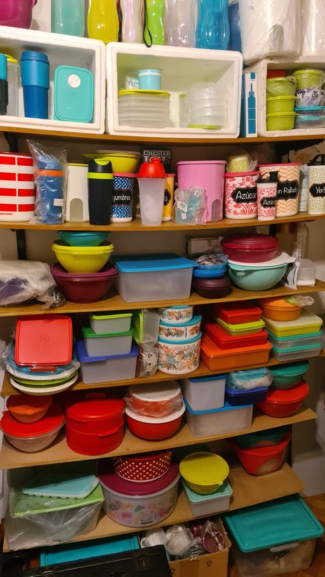 Tupperware Consultant, Storage Ikea, Kitchen Decor Inspiration, Mobile Home Living, Kitchen Design Trends, Kitchen Organizer, Fashion Cakes, Kitchen Design Decor, Homewares Shop