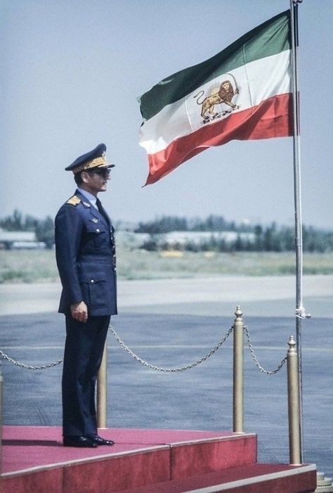 Mohammadreza Pahlavi, Iranian Flag, Reza Shah Pahlavi, King Of Iran, Reza Shah, King Of Persia, Reza Pahlavi, Old Iran, Pahlavi Dynasty