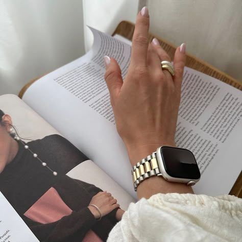 Discover the perfect wrist watch to enhance your style! ⌚✨ Click the link to explore our curated collection of stunning timepieces that combine elegance and functionality. Whether you prefer classic designs or modern smartwatches, we have something for everyone. Don’t wait—find your ideal wrist watch today! 😀😆😋 Trendy Black Bracelet Strap Apple Watch Band, Luxury Modern Black Apple Watch Band, Apple Wrist Watch, Luxury Elegant Black Apple Watch Band, Luxury Adjustable Black Apple Watch Band, Apple Watch Design, Functional Black Wear-resistant Apple Watch Band, Apple Watch Bands Women, Watch Trends