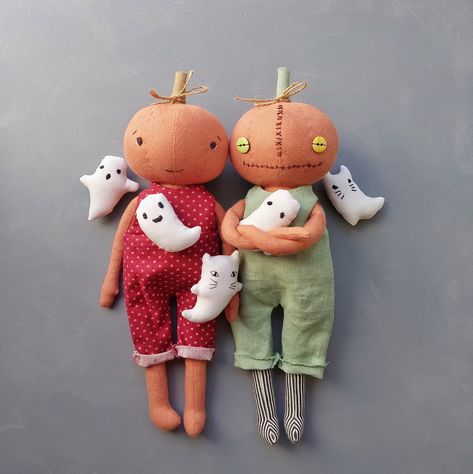 Pumpkin Head Doll Pattern, Pumpkin Dolls Handmade, Sewing Crafts To Make And Sell, Rag Doll Halloween Costumes, Witch Rag Doll, Interesting Sewing Projects, Simple Stuffed Animal Pattern Sewing, Simple Halloween Sewing Projects, Pumpkin Plush Pattern