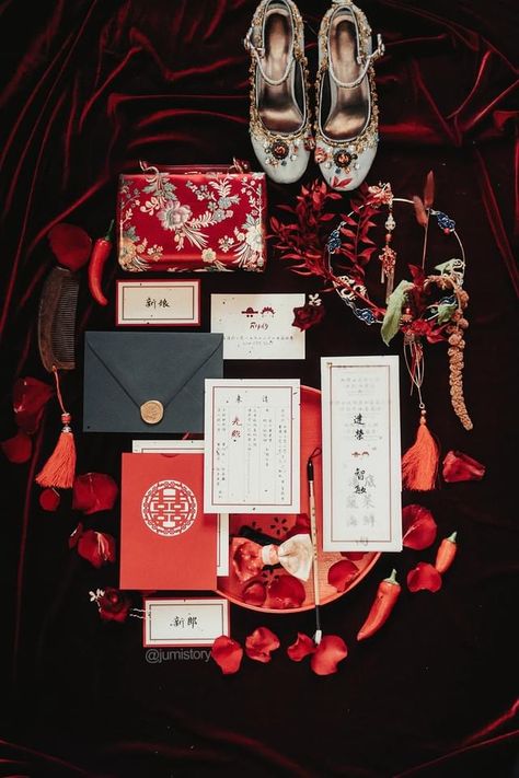 Chinese Prewedding, Sangjit Decoration, Chinese Engagement, Chinese Wedding Photos, Tea Ceremony Wedding, Chinese Wedding Tea Ceremony, Modern Chinese Wedding, Chinese Wedding Invitation, Chinese Wedding Decor