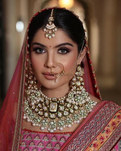 25+ Heavy Earrings For Brides Who Love All-Things-Extravagant! | ShaadiSaga Desi Bridal Makeup, Simple Bridal Makeup, Indian Wedding Makeup, Indian Bride Makeup, Bridal Jewellery Inspiration, Bridal Makeup Images, Indian Bridal Photos, Perhiasan India, Bridal Makeup Natural