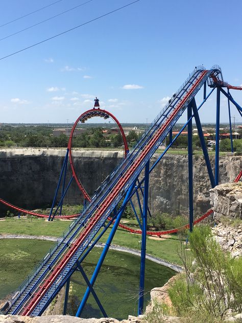 Superman: Krypton Coaster is a steel roller coaster located at Six Flags Fiesta Texas amusement park in San Antonio. Six Flags Fiesta Texas, Six Flags, San Antonio Texas, Amusement Park, Roller Coaster, San Antonio, Family Travel, Superman, Google Images