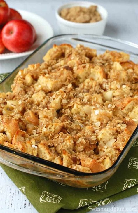 Overnight Apple Pie Stuffed French Toast | www.wineandglue | This stuffed french toast is insanely good and can be made the night before! Group Breakfast, Apple French Toast Casserole, Apple French Toast, Banana French Toast, Easy To Make Breakfast, Pancake Recipe Buttermilk, Stuffed French Toast, Breakfast Casseroles, Breakfast Goodies